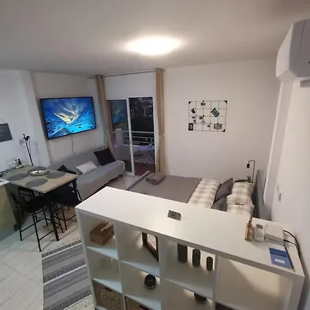 Апартаменты Calm Seaview Nest - 8 Mins From Coral Bay *