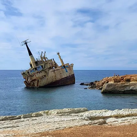 Calm Seaview Nest - 8 Mins From Coral Bay Apartment