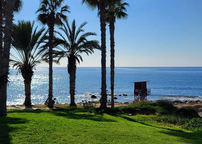 Calm Seaview Nest - 8 Mins From Coral Bay